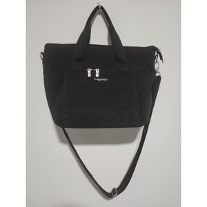 Baggallini Avenue Crossbody In  Black.